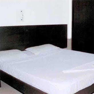 Check Inn Hotel Мумбаи Экстерьер фото